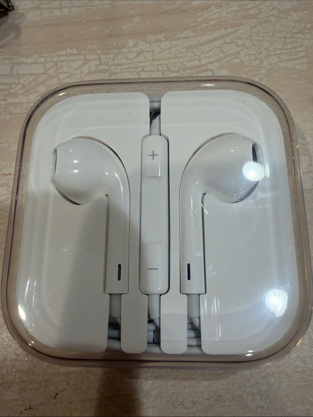 White Wired Earbuds with Inline Remote and Microphone